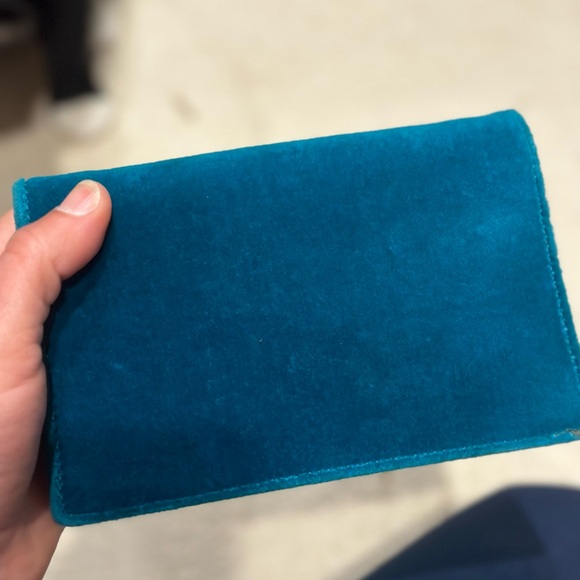 Teal velvet Gucci Dionysus purse. Missing one stone. Good condition - Picture 6 of 7